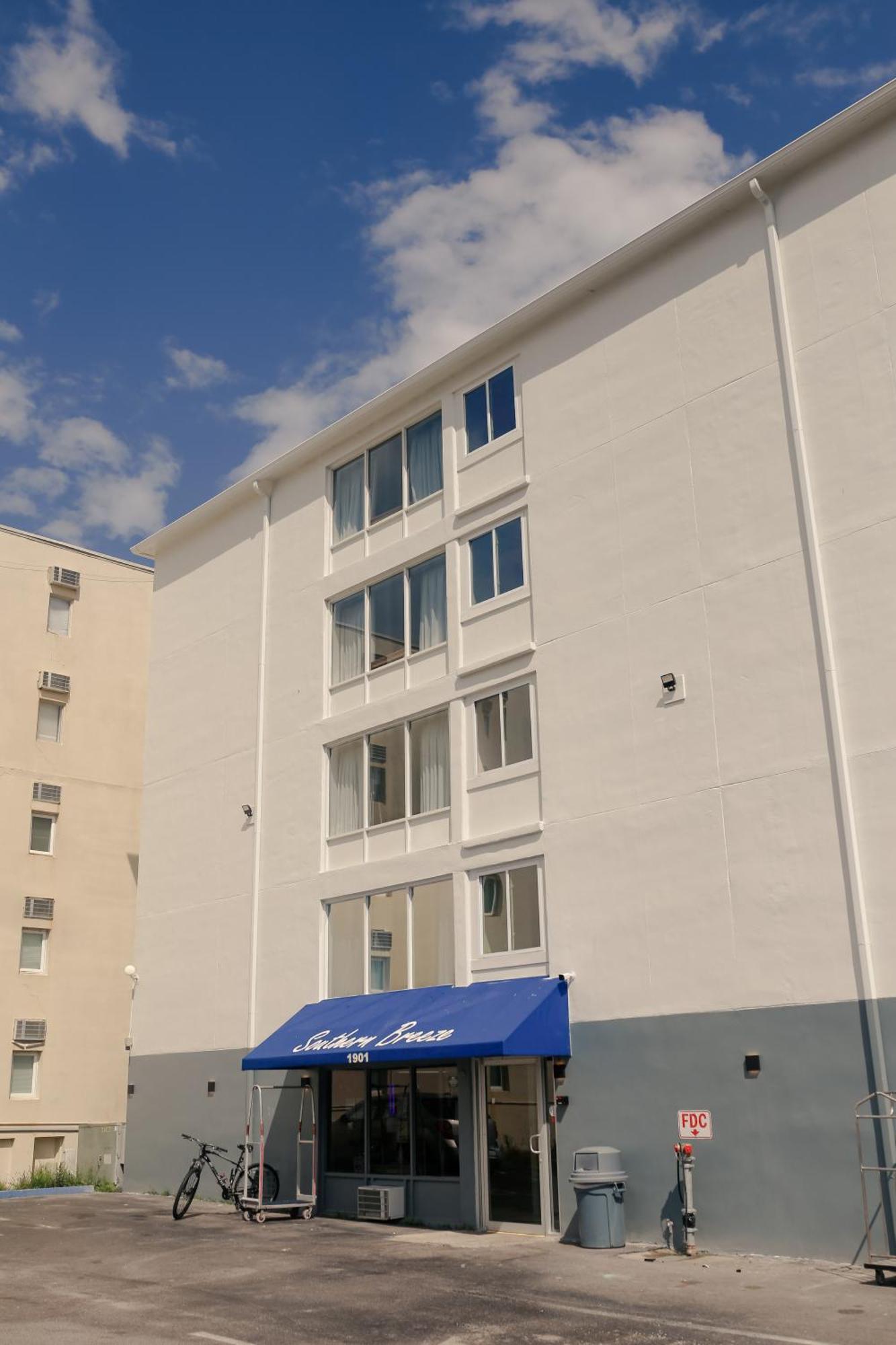 Southern Breeze Ocean Front Hotel Myrtle Beach Eksteriør billede